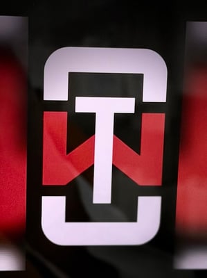 Logo of الوسيم توب للاتصالات والتقسيط