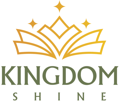 المملكة اللامعة Logo