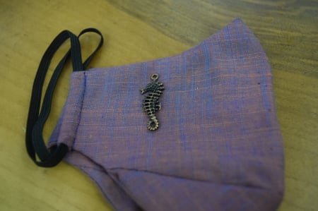 اضافة اكسسوار معدني للكمامة