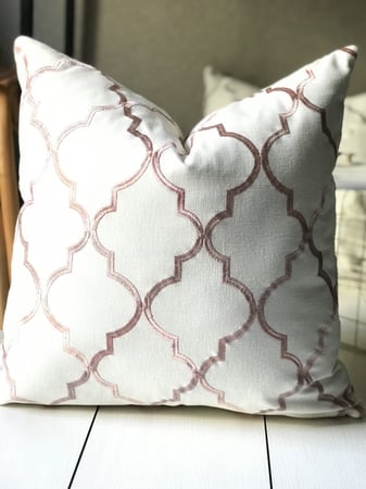 غطاء وسادة موروكون تطريز ذهبي