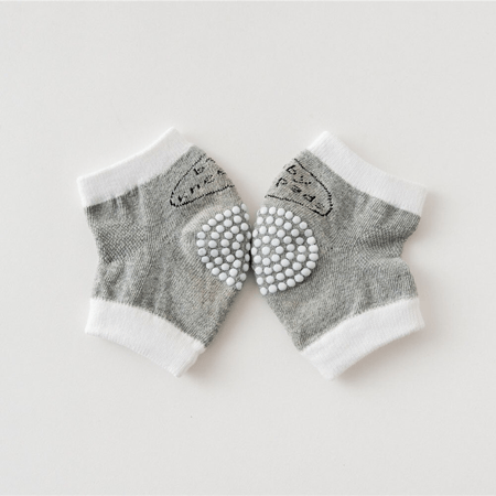 زوج من غطاء ركبة الطفل الرضيع في مرحلة الحبي لتجنب احتكاك الركبة بالأرض