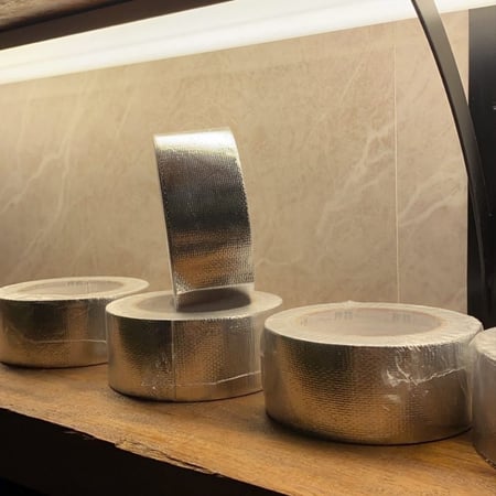 عازل انتيك لاصق