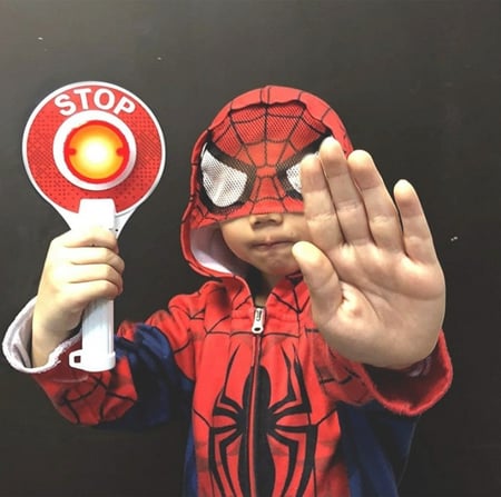 وميض قف وانطلق لشرح حركة السكون وكذلك مشاركات الطلاب