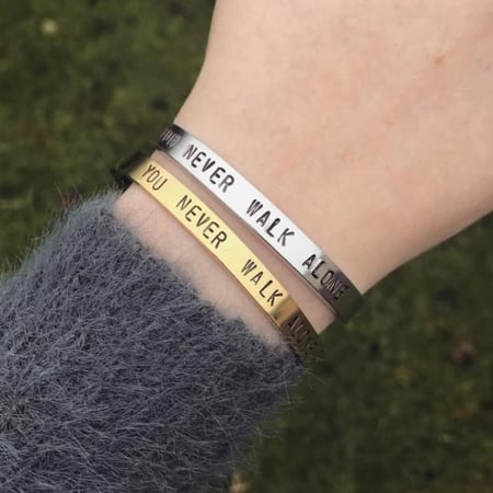 اسواره بتقنية الحفر بالليزر