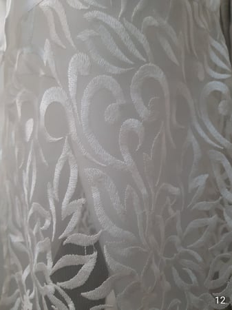 ارواب نوم للعروس حرير ستان مطرزة بالطرف  مع اضافه الاسماء