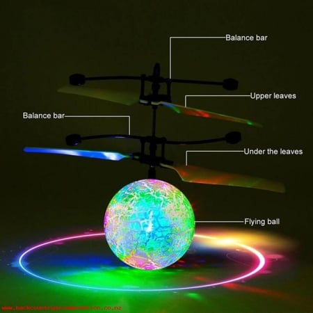 طائرة بحساس على شكل كرة ملونة مضيئة