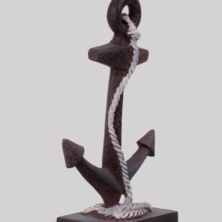 تحفة حديد بشكل مرساه