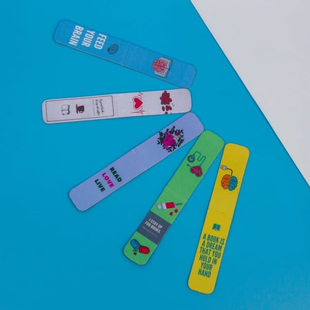 فواصل كتب مغناطيسية خمس حبات