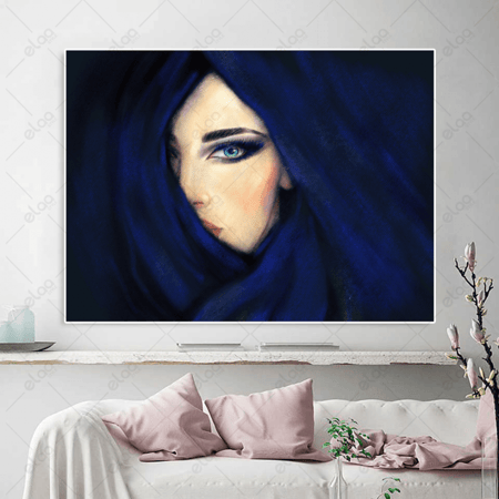 لوحة فنية امراة محجبة بخلفية ازرق غامق