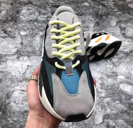 Adidas Yeezy boost 700 Wave