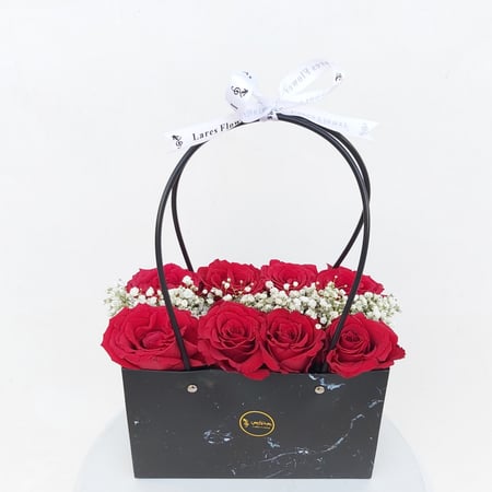 سلة ورد أحمر