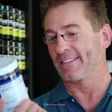 نظارة قراءة بمدالية مفتاح