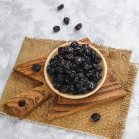 زبيب اسود يمني