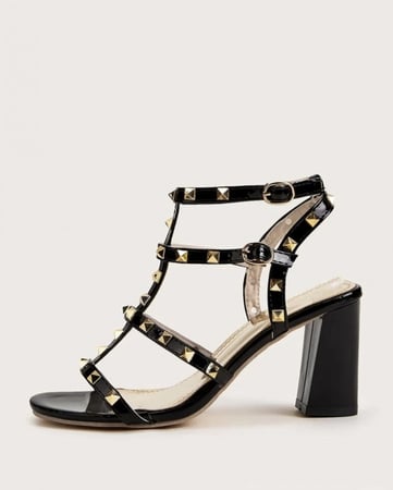 كعب عالي اسود