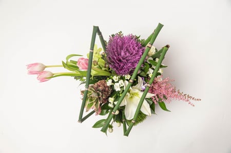 مزهرية بهجة الحياة