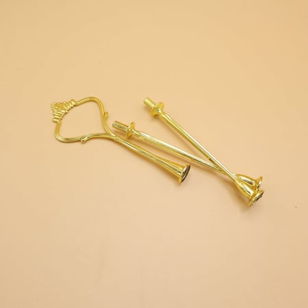 قطع تثبيت حامل كيك شكل ذهبي مزخرف