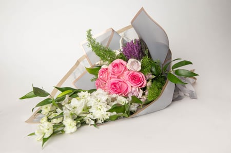 باقة يد روز