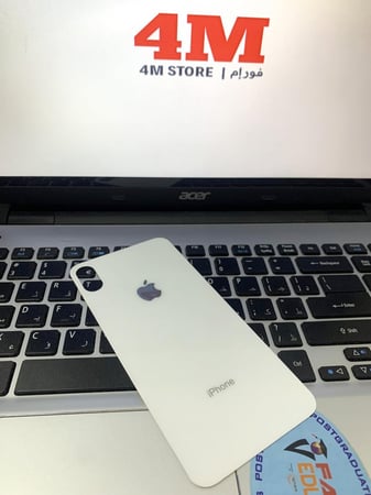 خلفية ايفون اكس ماكس ابيض