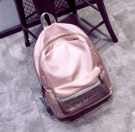 حقيبة ظهر وردي