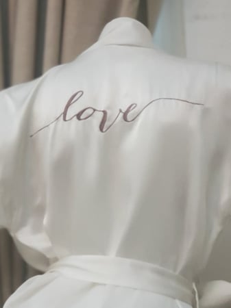 ارواب نوم مطرزة للعرائس