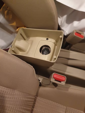 تكاية مسند  سزوكي ديزاير درج واحد لون بيج