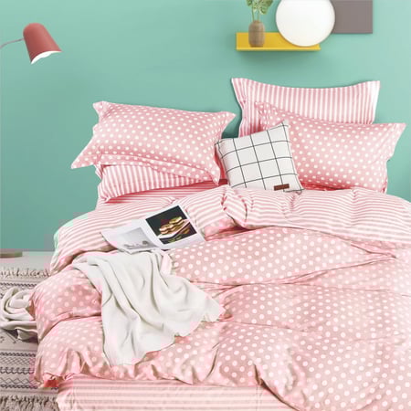 مفرش سرير نفر ونص باللون الوردي