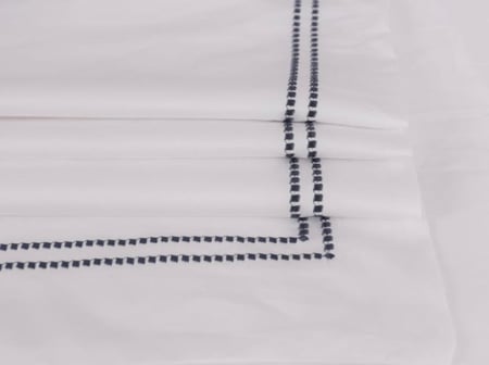 مفرش سرير تطريز كحلي