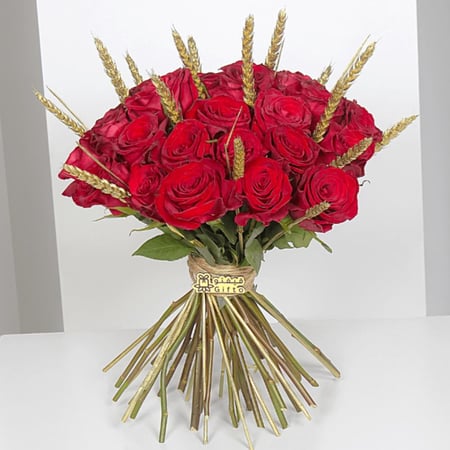 باقة الورود الحمراء