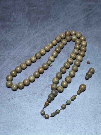 سبحة البسلنك ١٢ ملي ٥١ خرزه