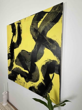 لوحه فنيه رسم يدوي تموجات التنين اصفر اسود 80x80