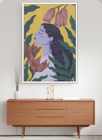 لوحة كانفاس على إطار خشبي بتصميم فتاة مع زهور