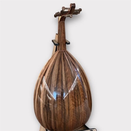 عود سوري احترافي من صنع العربي – صوت شرقي أصيل ولمسة فنية راقية