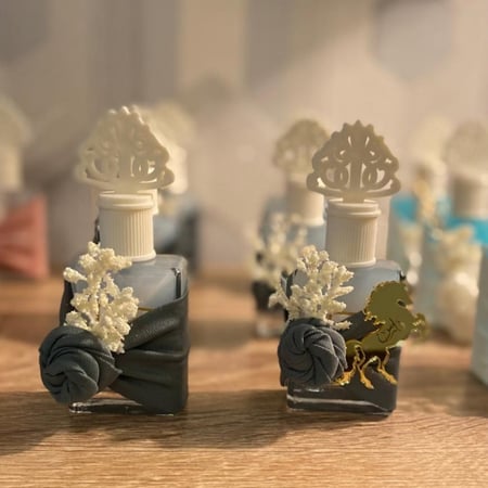عطر المسك الابيض تنسيق قماش