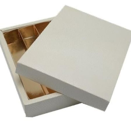 علب ورقية مقسمة للحلويات