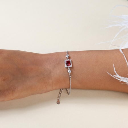 اسواره فضه بحجر الزركون الاحمر