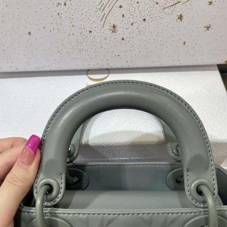 ليدي ديور رمادي