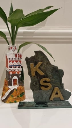 "عمل فني" ستاند خريطة المملكة