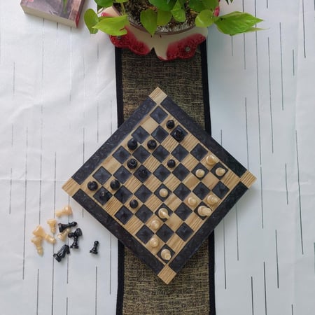 لوح شطرنج بالريزن وخشب السنديان صنع يدوي