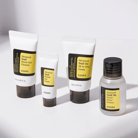 كوسركس مجموعة الحلزون المطوره للعناية المتكاملة لنضارة وحماية وترطيب البشرة - 4 منتجات