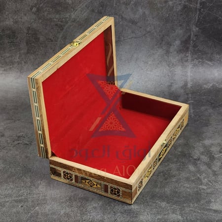 علبة مناديل مميزة ذات نقوش إسلامية