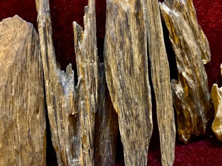 بخور عود العود