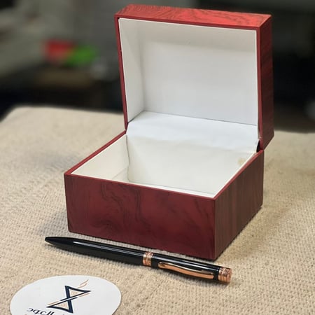 علب خشبية ( حجم أوقيتين )