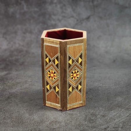 مقلمية مكتبية بنقش فاخر