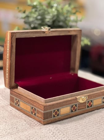 علبة سورية موزاييك فاخرة ( حجم ثمن كيلو )