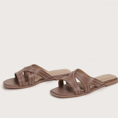 شبشب بني مريح