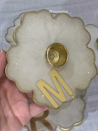 حامل الشموع متوفر لونين