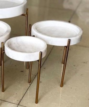 طقم حبتين ارجل صواني  متوفر لونين مقاس الكبيره ارتفاع 25  قطرها 39  الصغيره ارتفاع 20 قطرها 33