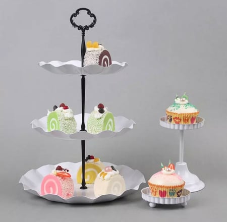 حامل كيك 3 ادوار متوفر 3 الوان