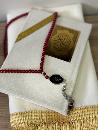 بكج سجاده و مصحف وسبحه بالاسم