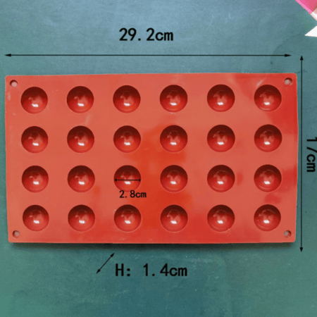 قالب شكلاته متعدد الثقوب